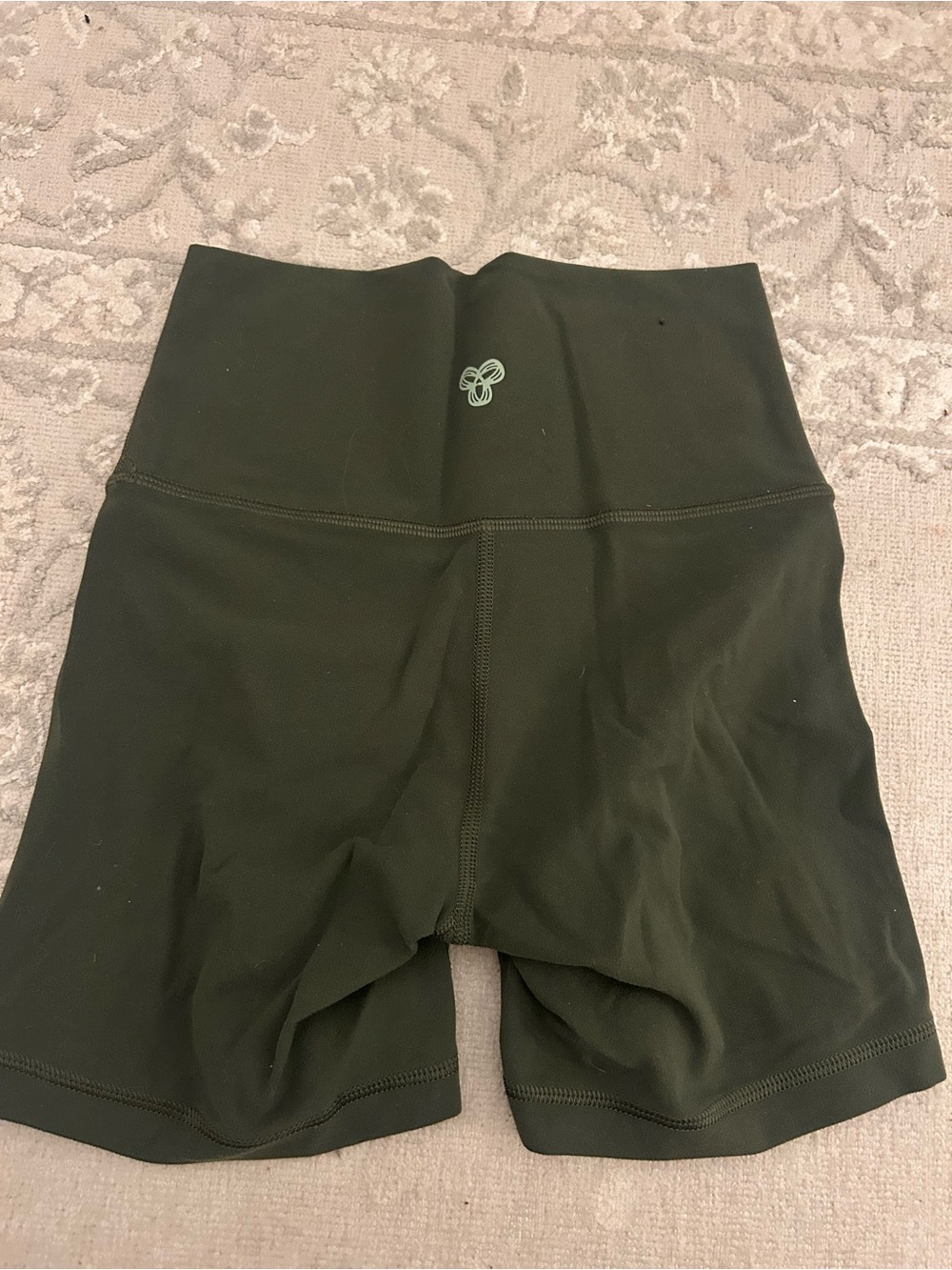 Aritzia 5 inch shorts olive green